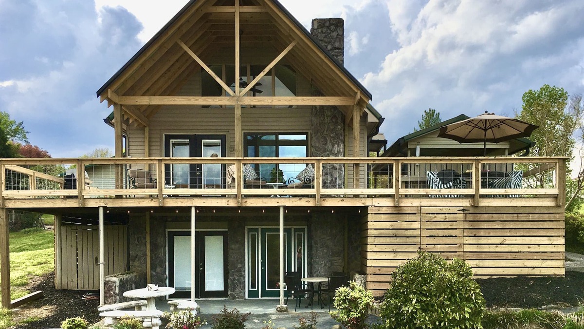 Decatur House | WATERFRONT HOME, COVERED DOCK, LOOP DRIVEWAY, RAMP ACROSS COVE, 3 MINUTE DRIVE