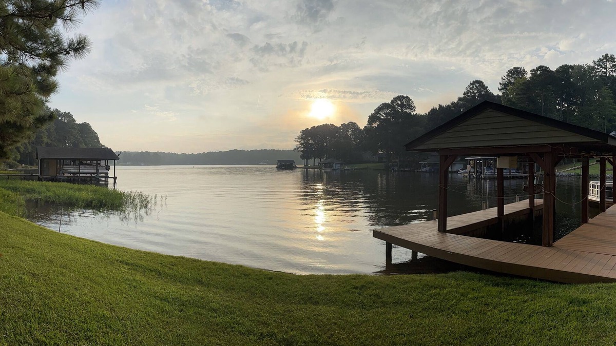 Wildwood Point Cottage | Waterfront home for you and your furry friends.