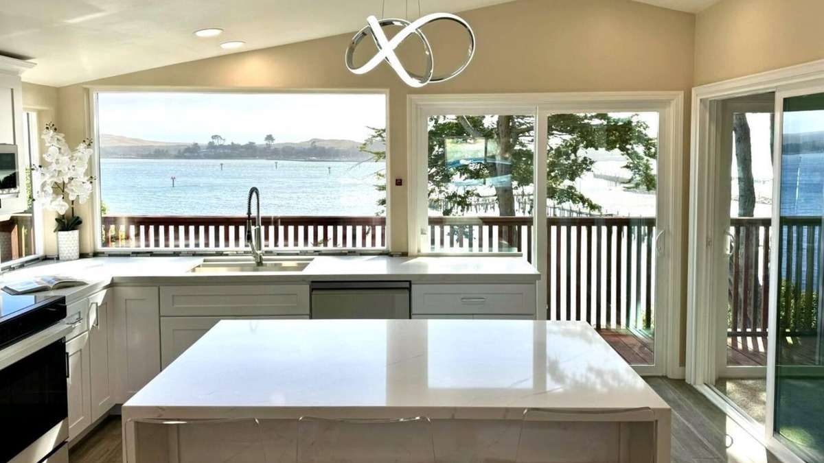 Old Town House | Waterfront Home in Bodega Bay! 3Beds, 2Baths & panoramic ocean views.
