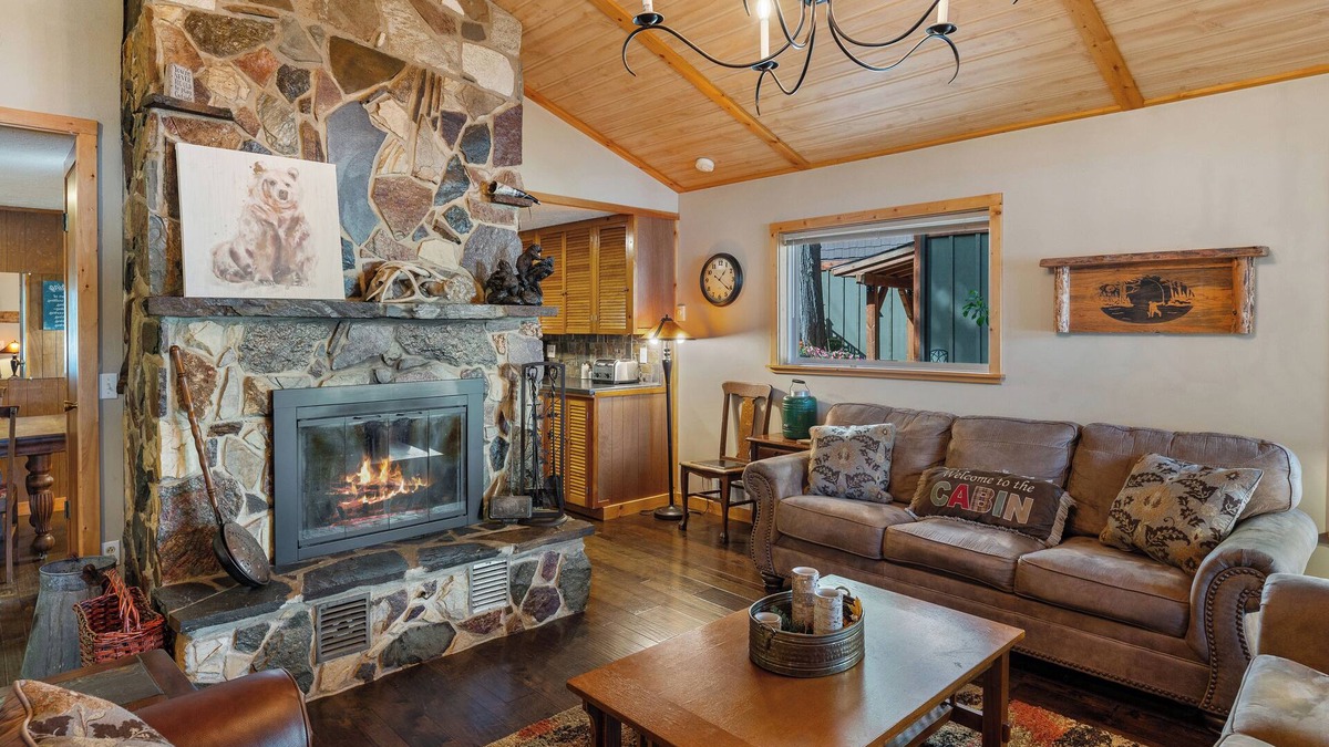 Sandpoint House | Waterfront home in Sagle with a dock, hot tub, and large lawn for families