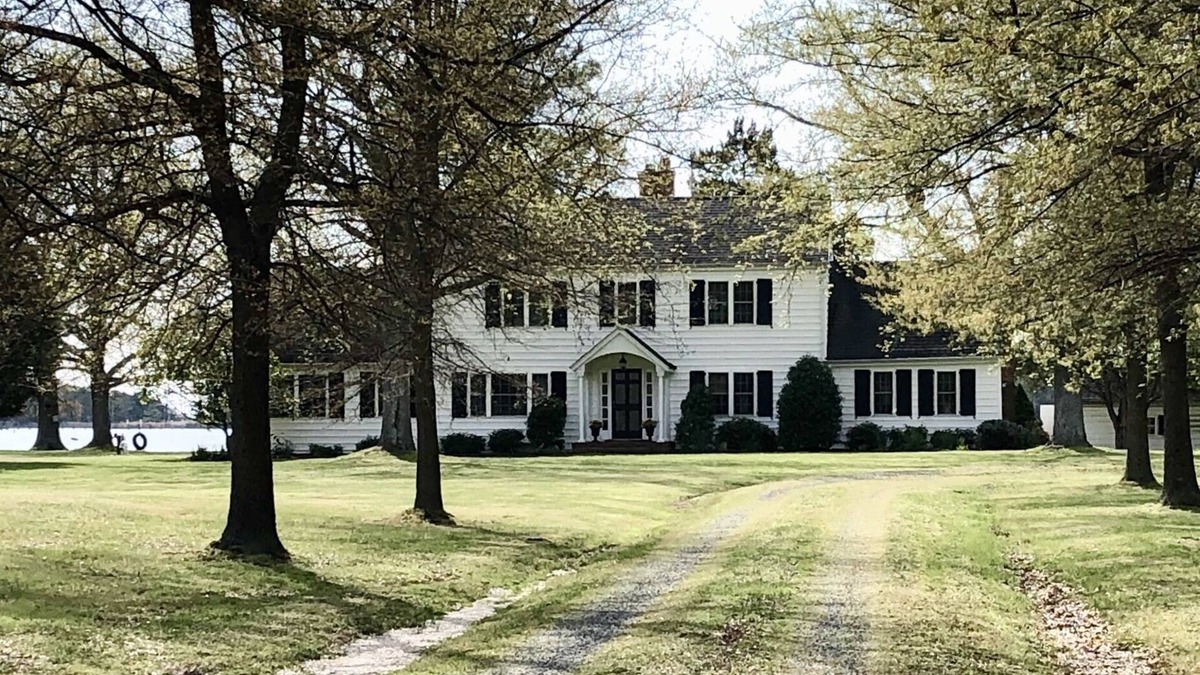 Cambridge House | Waterfront Home, Large Property with Pool, Discount for Monthly/Seasonal Rentals