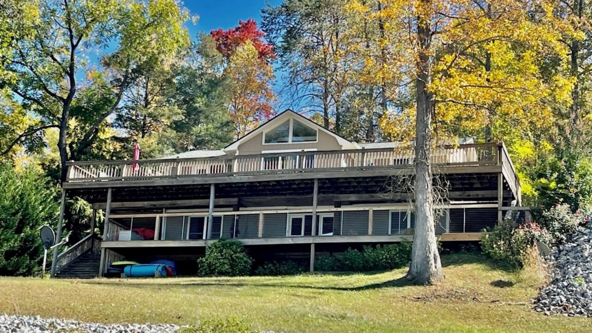 Maynardville House | Waterfront Home on Beautiful Norris Lake with No steps to Lake