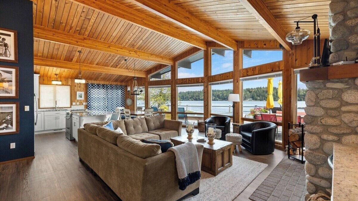 Shelton House | Waterfront Home Pool-Sauna-Pickleball-Kayak