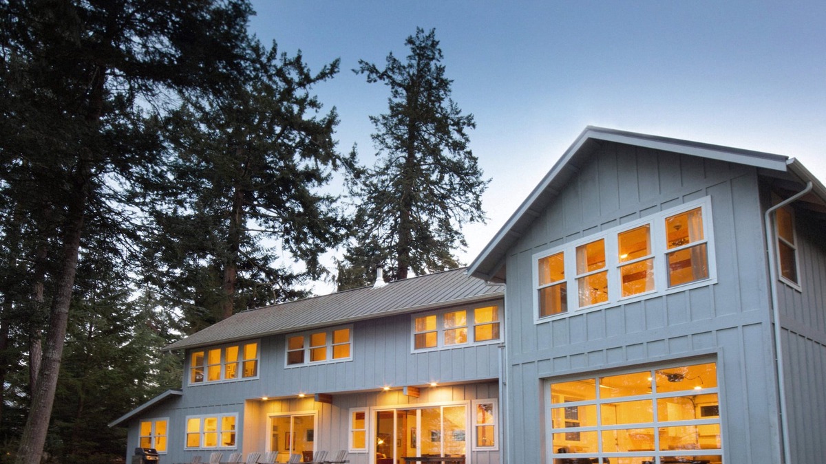 Olga House | Waterfront Home, Private Beach: the Spacious & Contemporary Madrona House