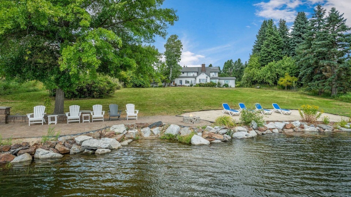 Sandpoint House | Waterfront Home w/big yard, Dock & A/C - Sleeps 20!
