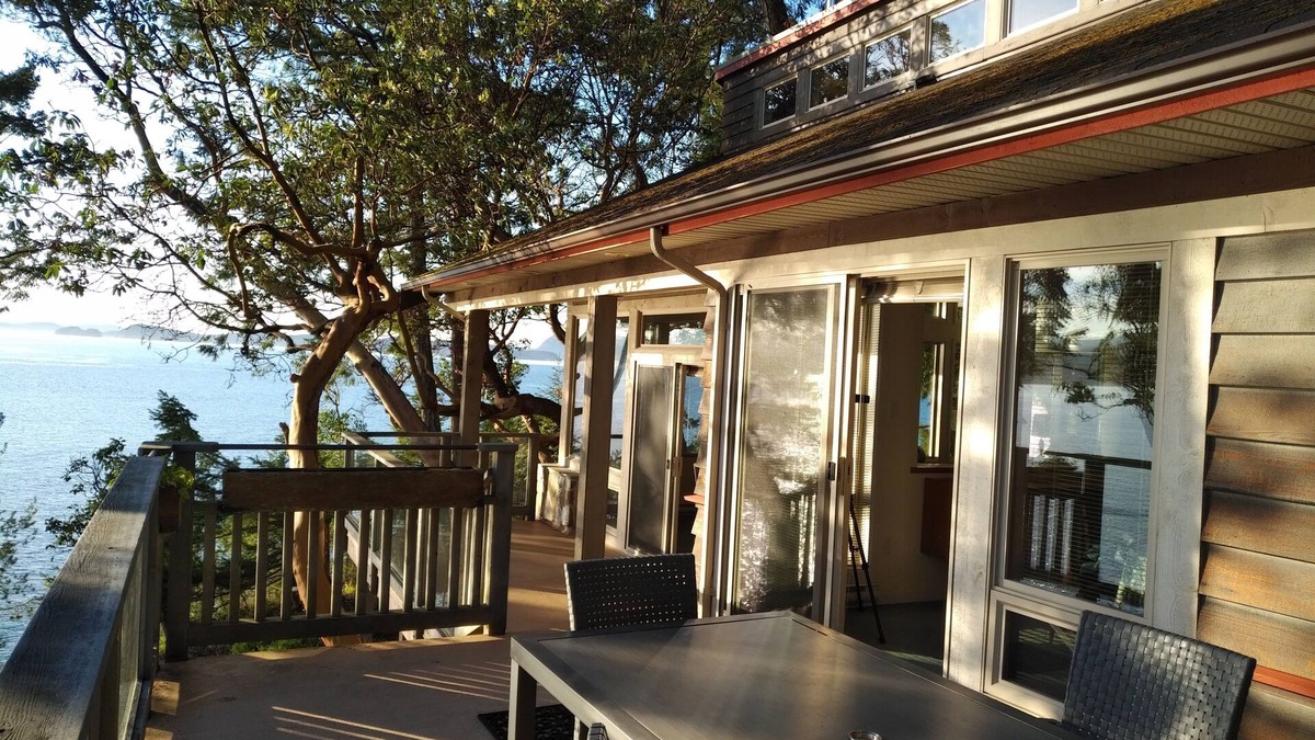 Pender Island House | Waterfront home with stunning views, surrounded by nature.