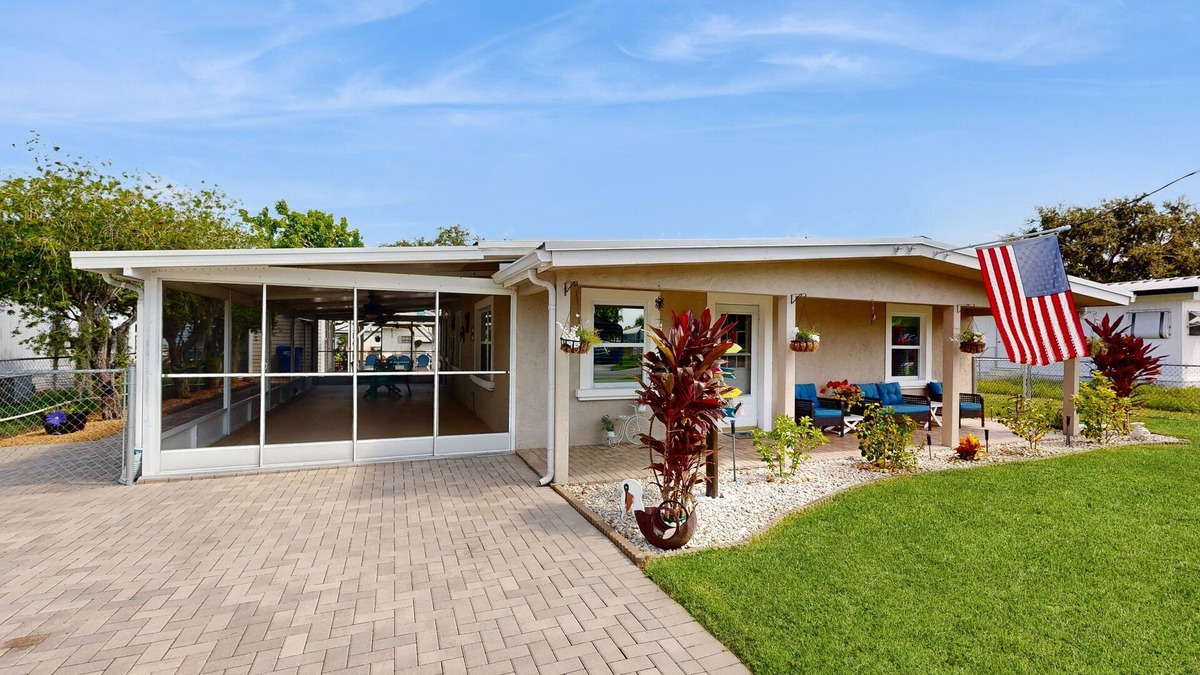 Buckhead Ridge House | Waterfront home with patio, central AC & private dock, close to Lake Okeechobee