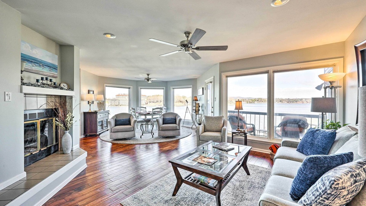 Lake Hamilton Condo | Waterfront Hot Springs Condo: Pool, Hot Tub Access
