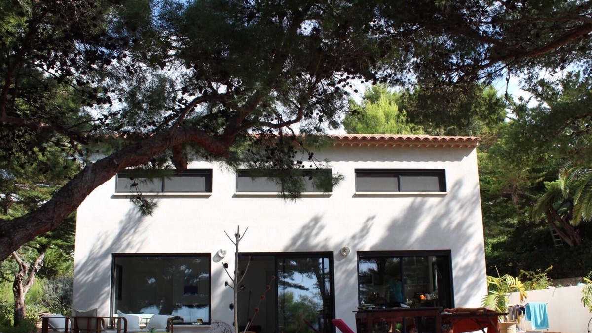 Carqueiranne Villa | Waterfront house