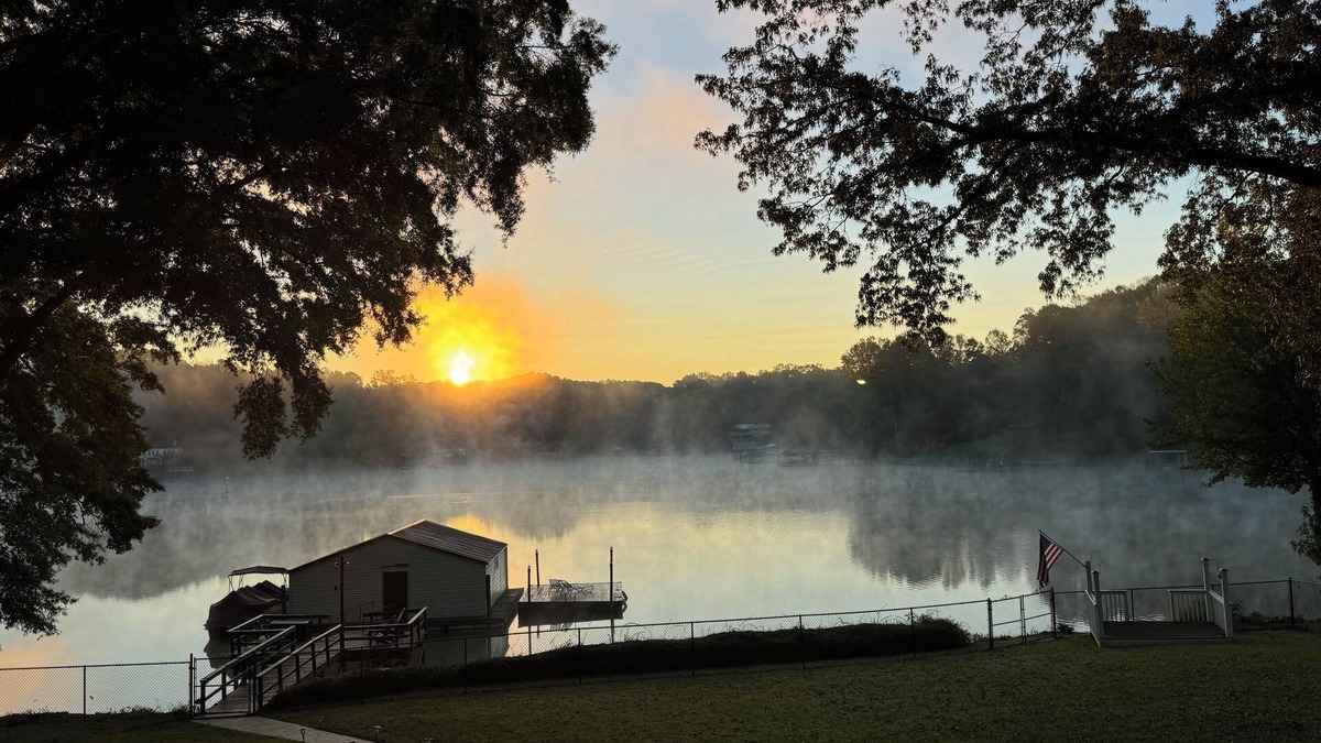 Troutman House | *Waterfront House on Lake Norman, Pool & Private Dock, Sleeps 12*