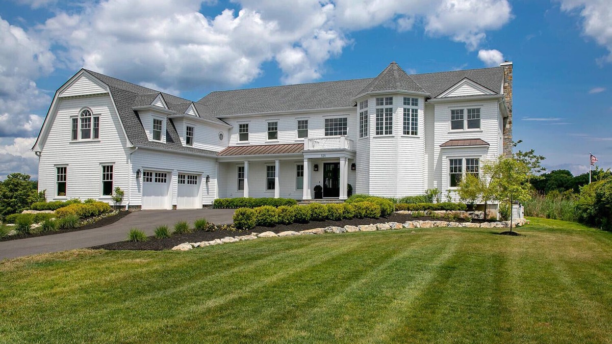 Little Silver House | Waterfront, infinity edge pool and 3 miles to the beach!