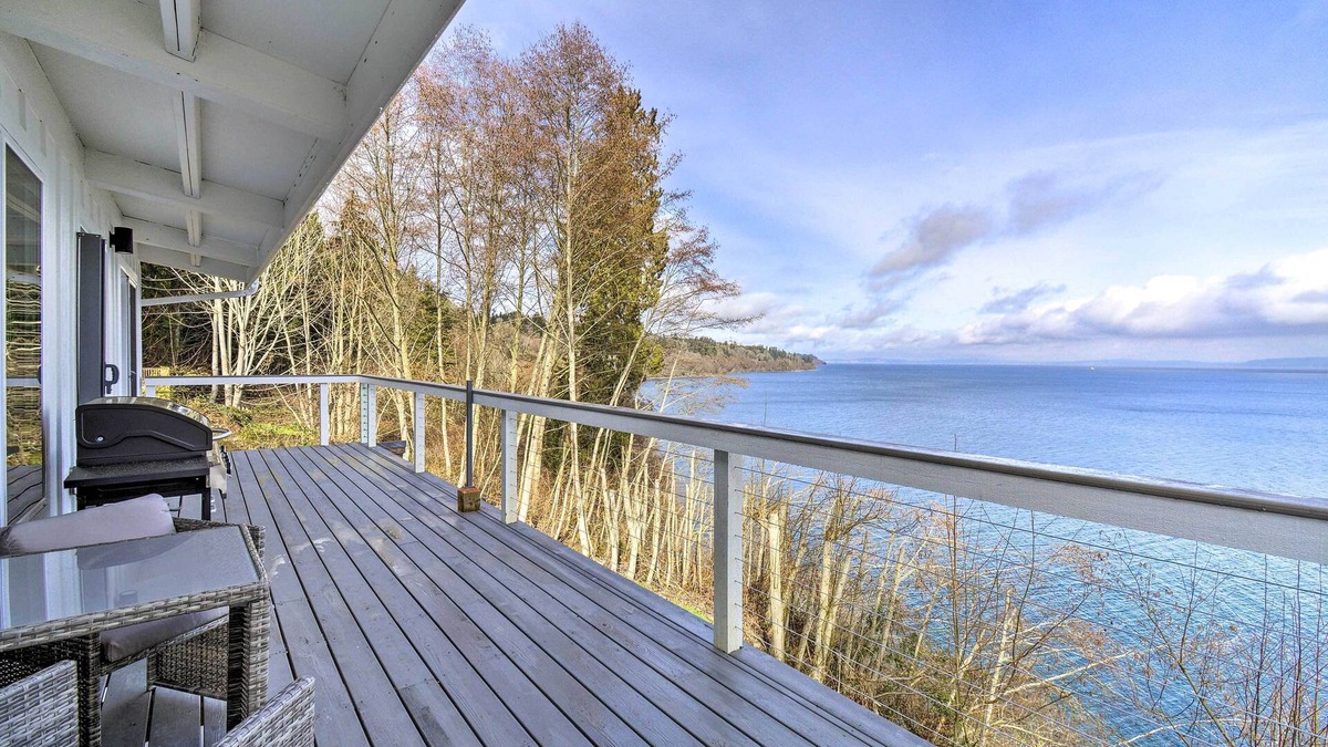 Kingston House | Waterfront Kingston Getaway on Puget Sound!