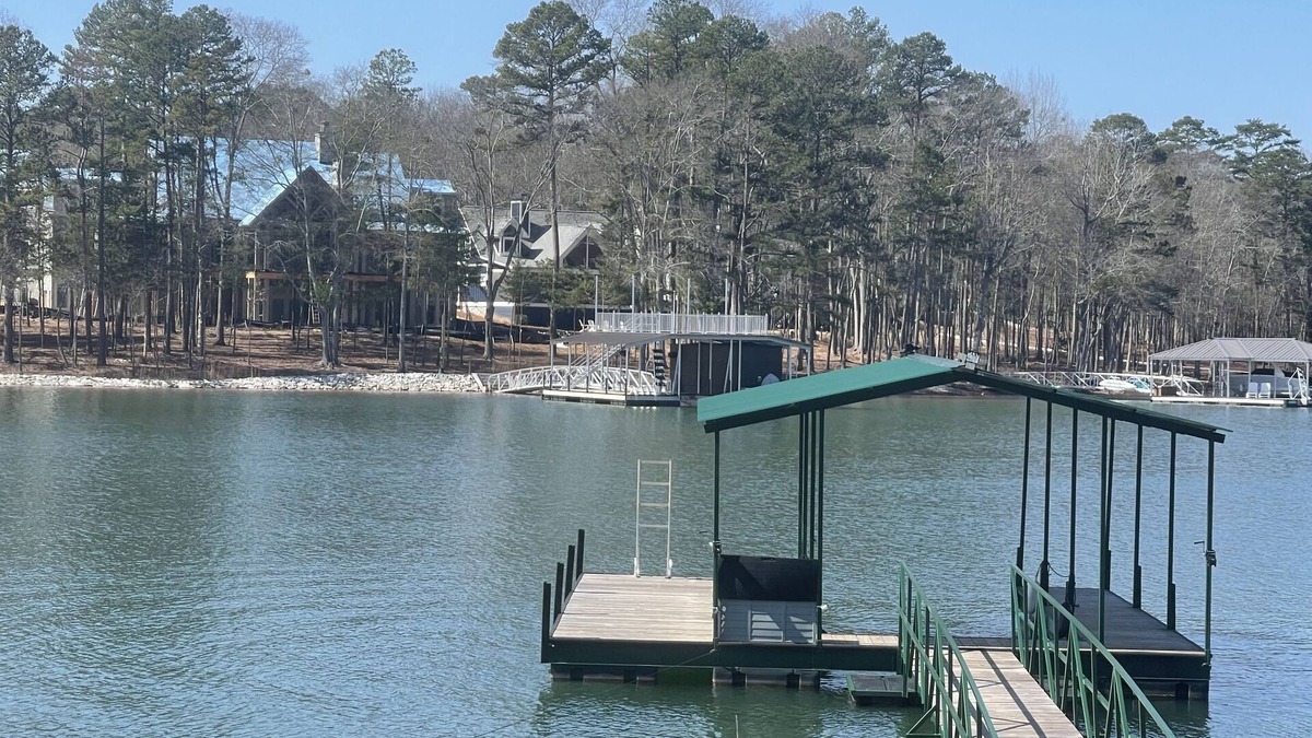 Reed Creek Cottage | Waterfront Lake Hartwell High-End RENOVATED Cottage - 3/1 w/amazing DEEP WATER