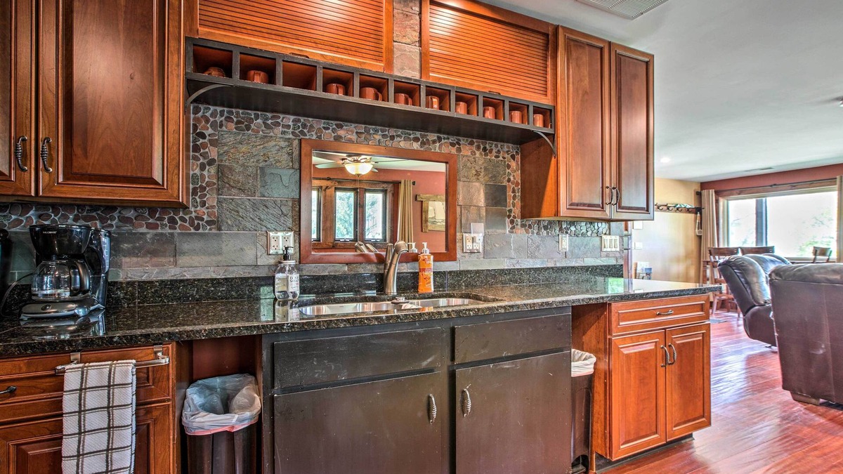 Newville House | Waterfront Lake Koshkonong Home w/Pier & Fire Pit