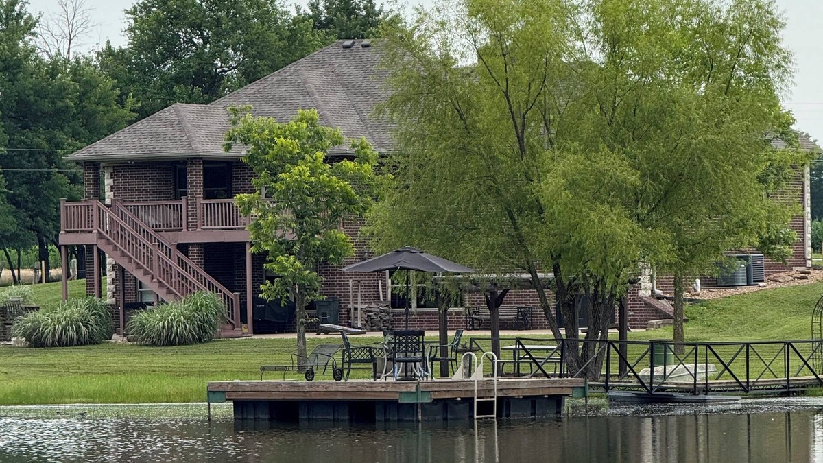 Crestline House | Waterfront large house with 2 outdoor living spaces on 40 acres with Winery.