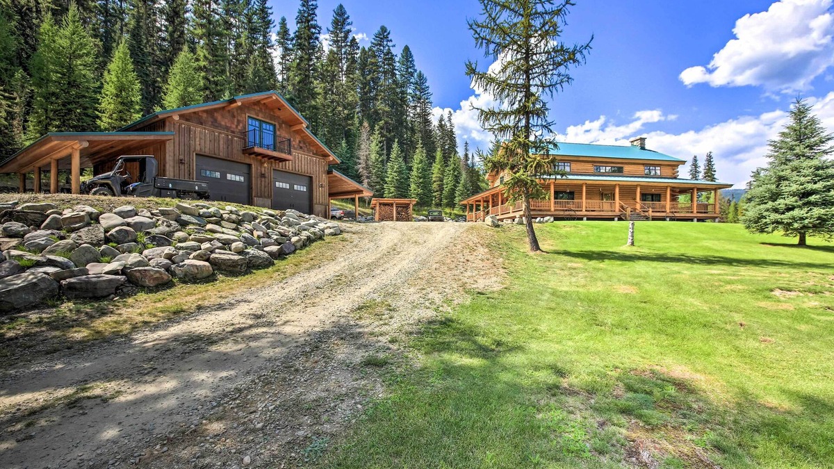 Troy Villa | Waterfront Log Home w/95 Acres on Yaak River