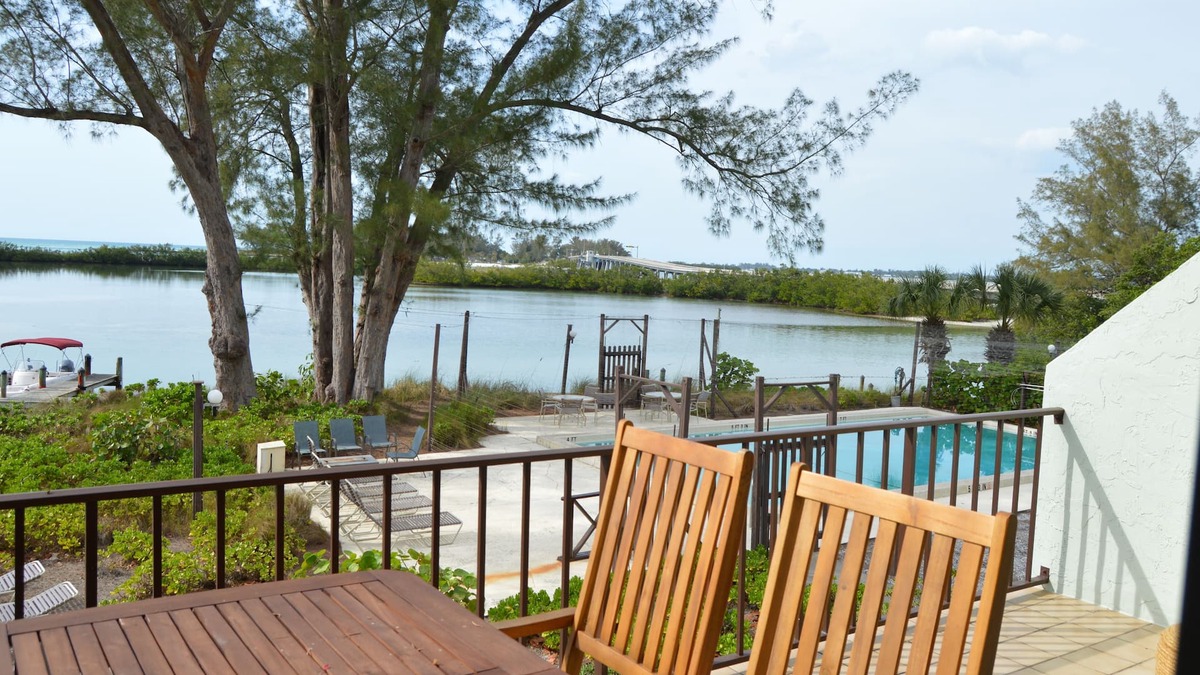 Longbeach Village Condo | Waterfront Longboat Key Retreat With Dream Views