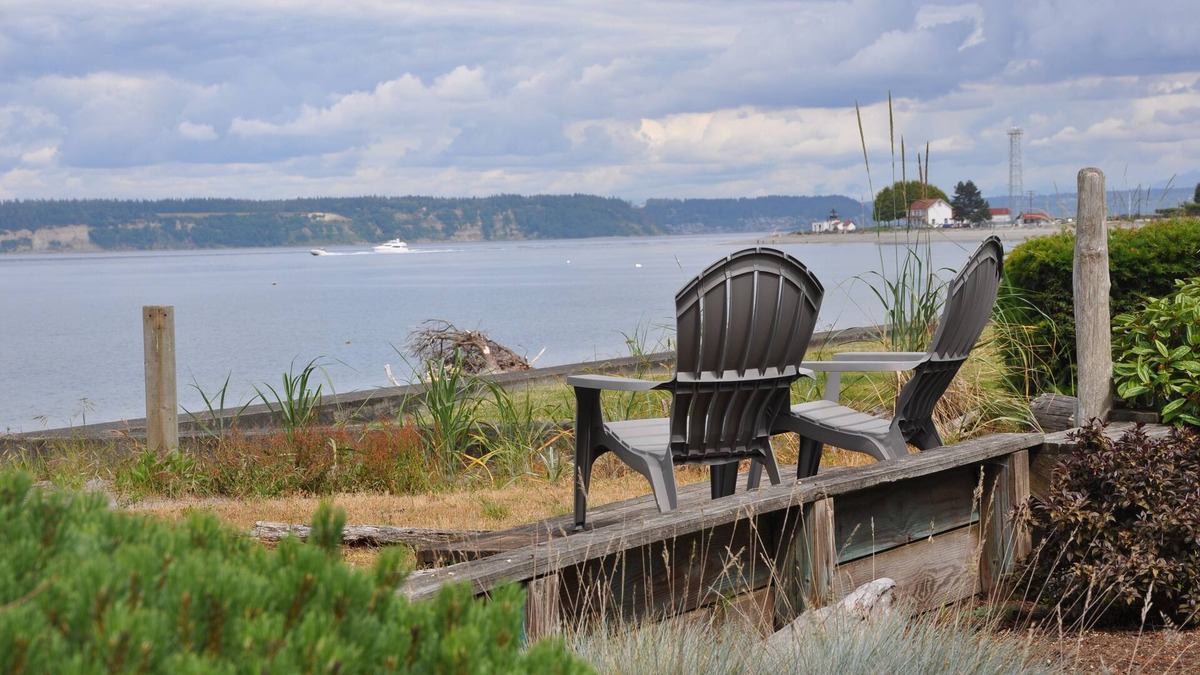 Hansville House | Waterfront - Low bank sandy beach.walk to the Point No Point Lighthouse