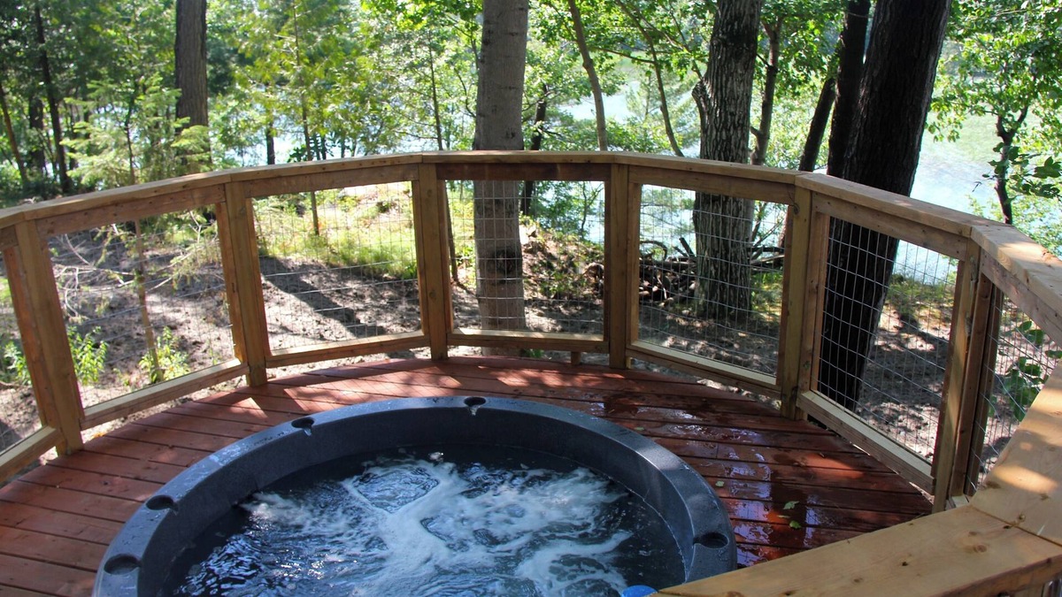 Lansdowne Cottage | Waterfront Luxury for 5 Private Hot Tub Pet Friendly Retreat