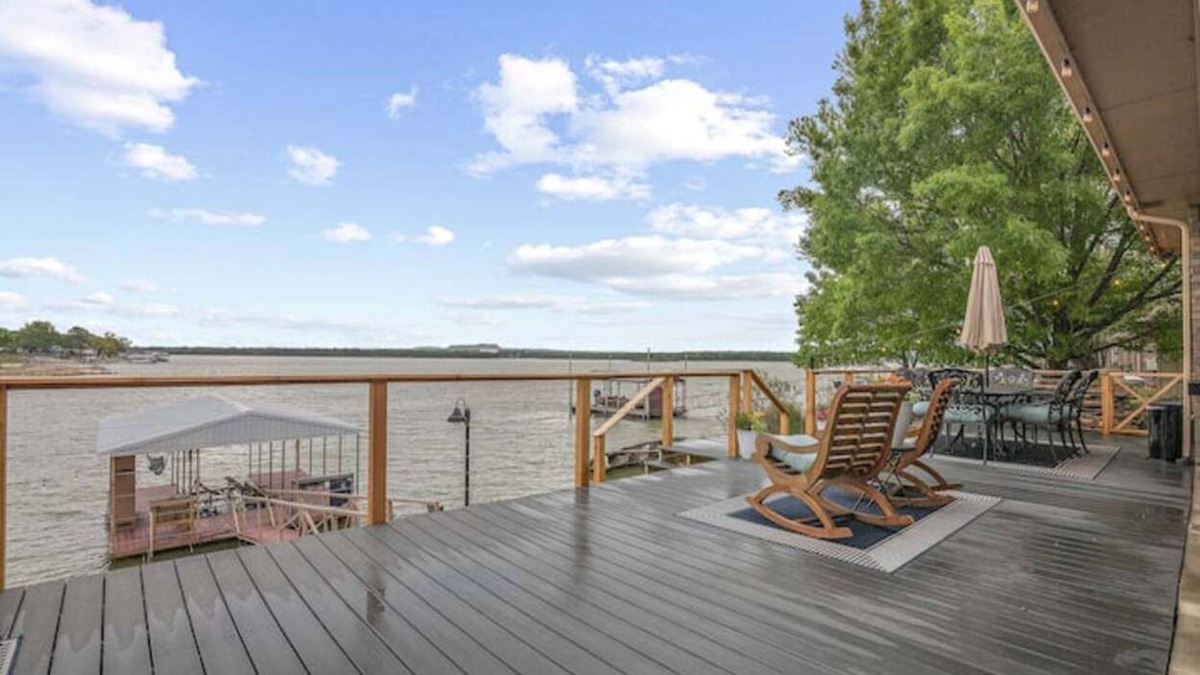 Runaway Bay House | Waterfront Luxury Getaway for Gatherings - 180 Degree Views, Large Deck & Dock