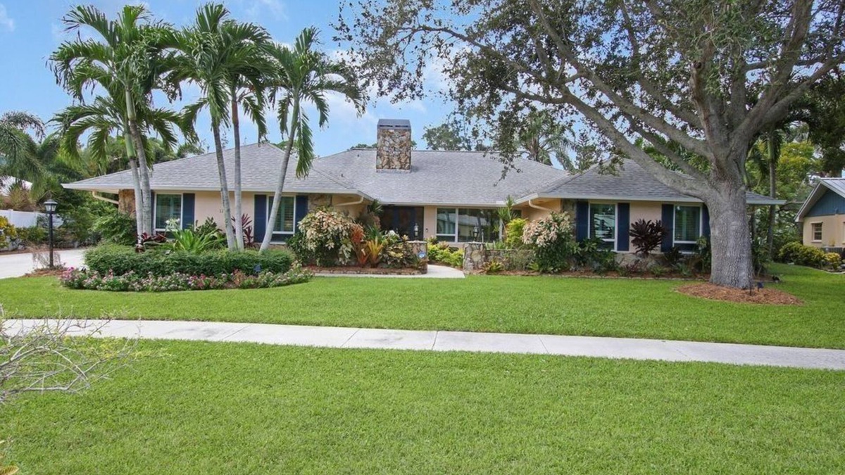 Jupiter House | Waterfront Luxury Jupiter Home with Heated Pool, Sleeps 8 with Central AC