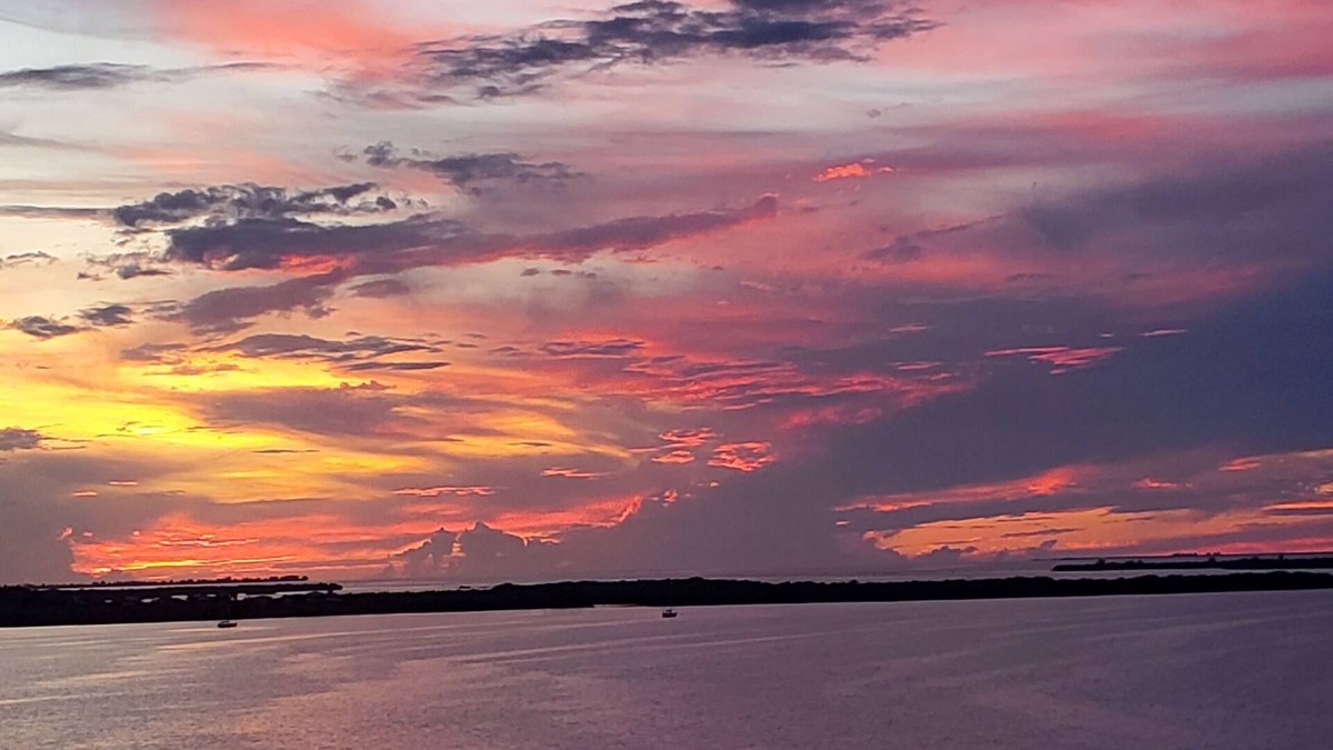 Palmetto Condo | Waterfront Luxury Penthouse Condo on Tampa Bay Estuary and Golf Course