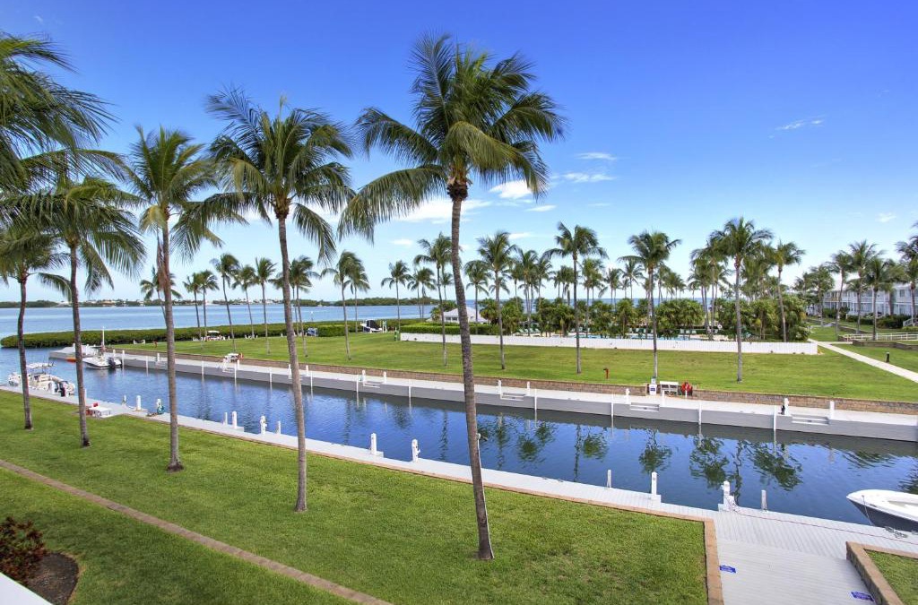 Indigo Reef Marina Homes House | Waterfront luxury Villa 19 with sunset views and boat slip townhouse