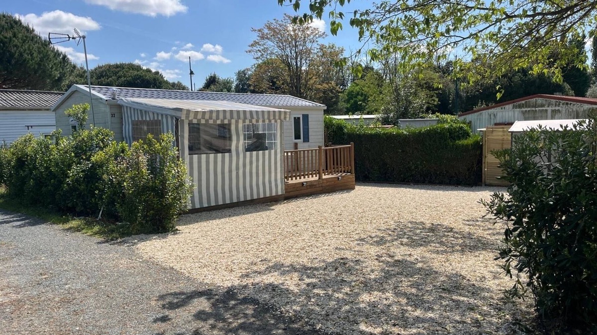Fouras House | Waterfront mobile home Port des Barques 17 (in residential park)