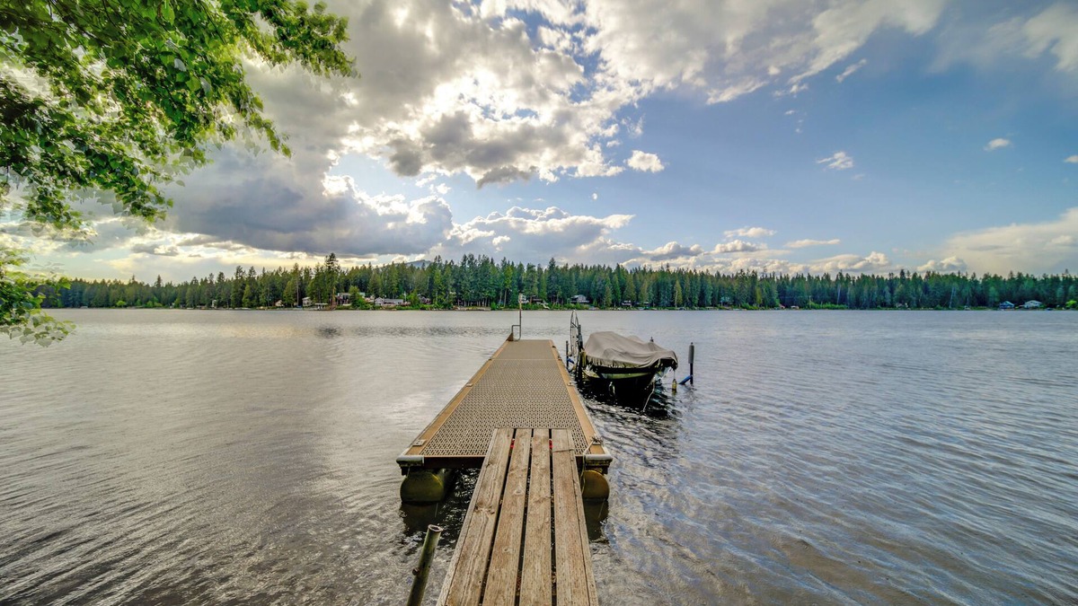 Newport Cabin | Waterfront Newport Vacation Rental on Sacheen Lake