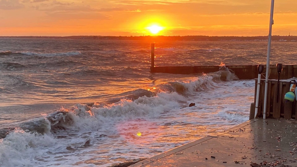Old Saybrook House | Waterfront oasis 4 bdr house in Old Saybrook direct waterfront amazing sunsets