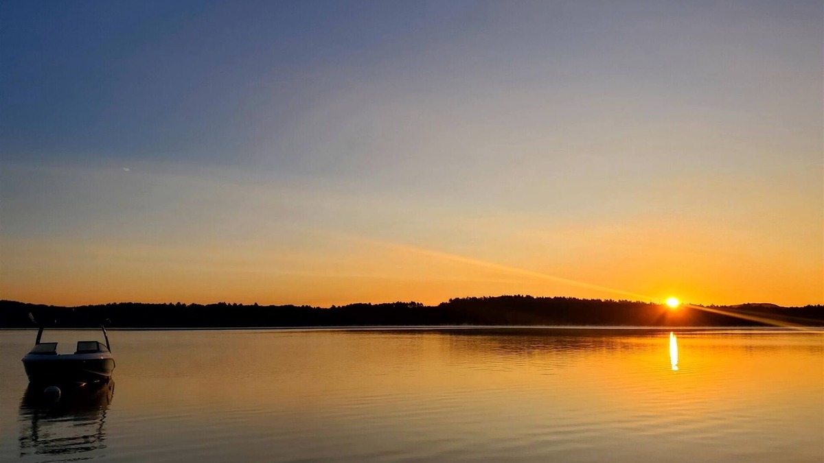 Naples House | WATERFRONT ON BRANDY POND! SLEEPS 20!