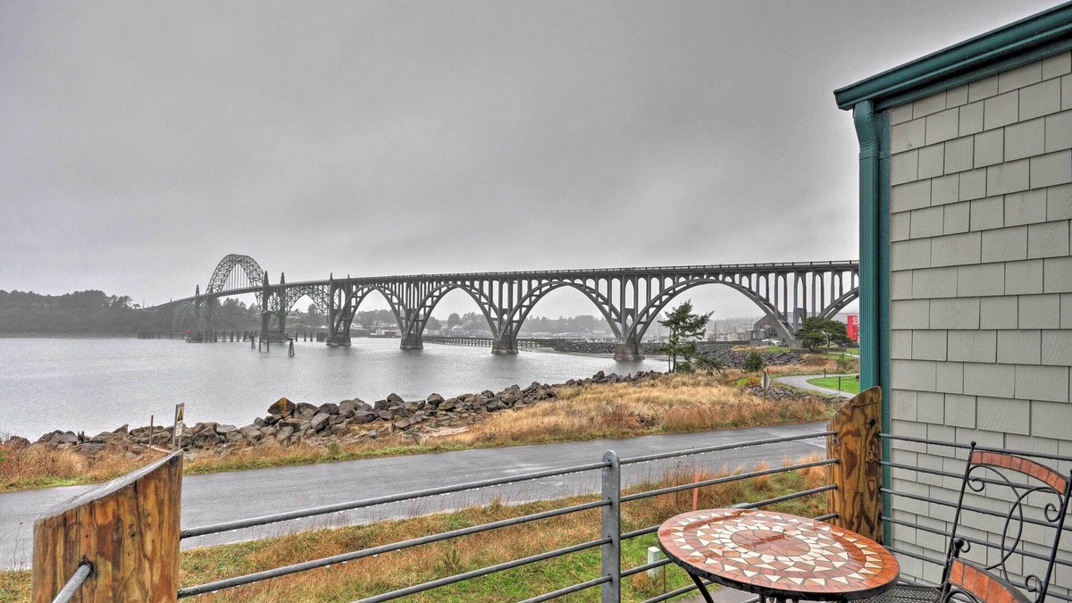Newport House | Waterfront Oregon Abode w/Balcony & Ocean Views!