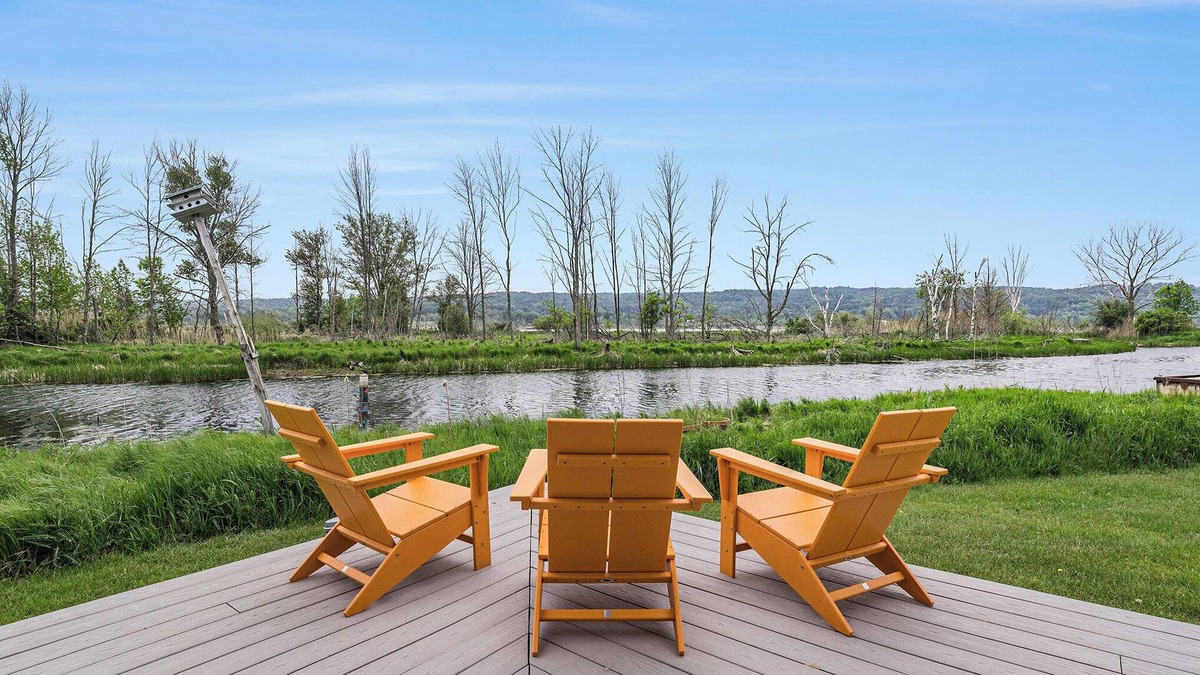Arcadia House | Waterfront Paradise at Arcadia Lake