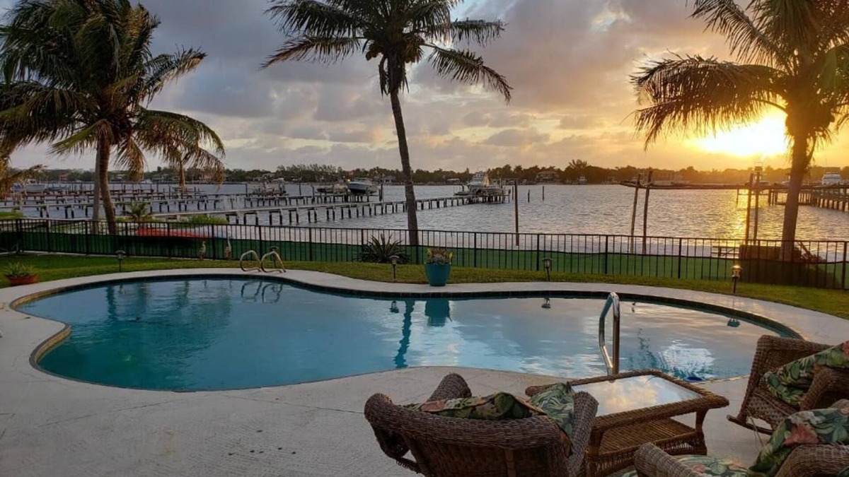 East Central Boulevard House | Waterfront , Paradise Luxury Intracoastal Home with Private Pool, East Lantana.