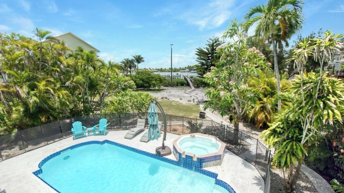 Isles of Capri House | Waterfront Paradise with Private Dock & Pool - Naples/Marco Island Summer/Snow
