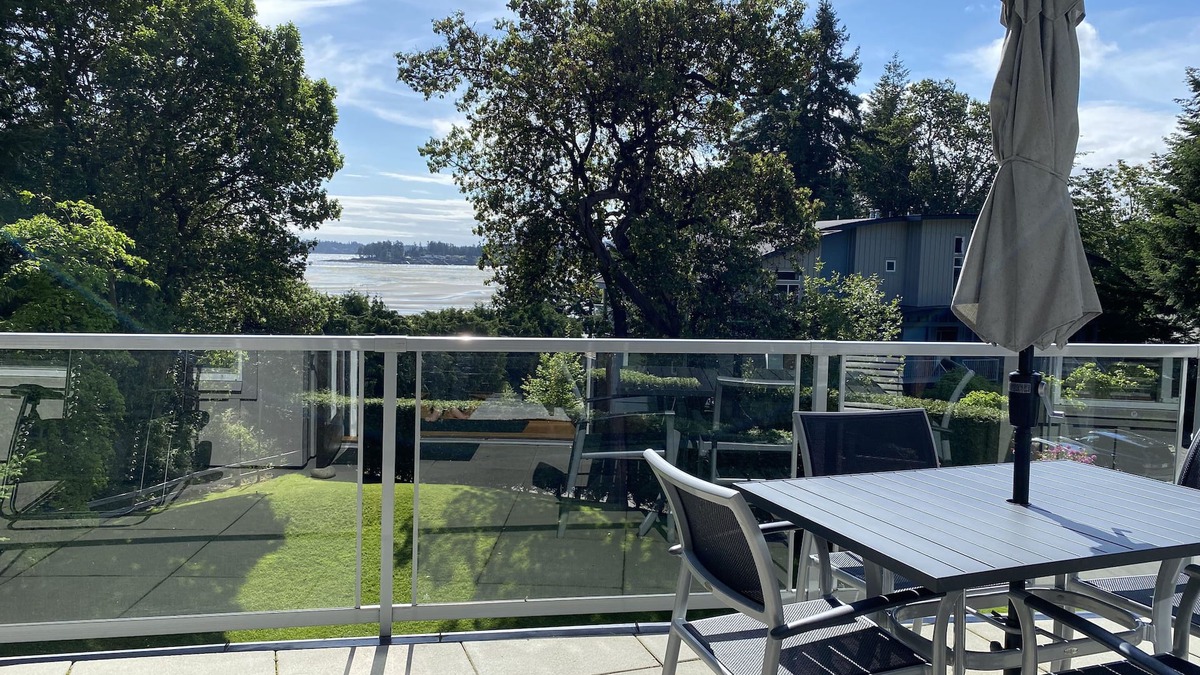 Regional District of Nanaimo House | Waterfront Parksville 2 Bedroom, 2 Bath Townhome at Tanglewood