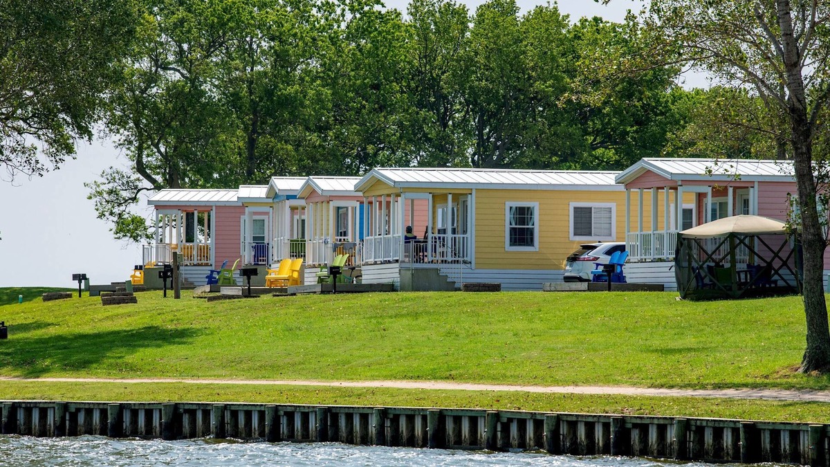 Coinjock Cottage | Waterfront Pet-friendly Cabin in Currituck Sound Campground (WF37)