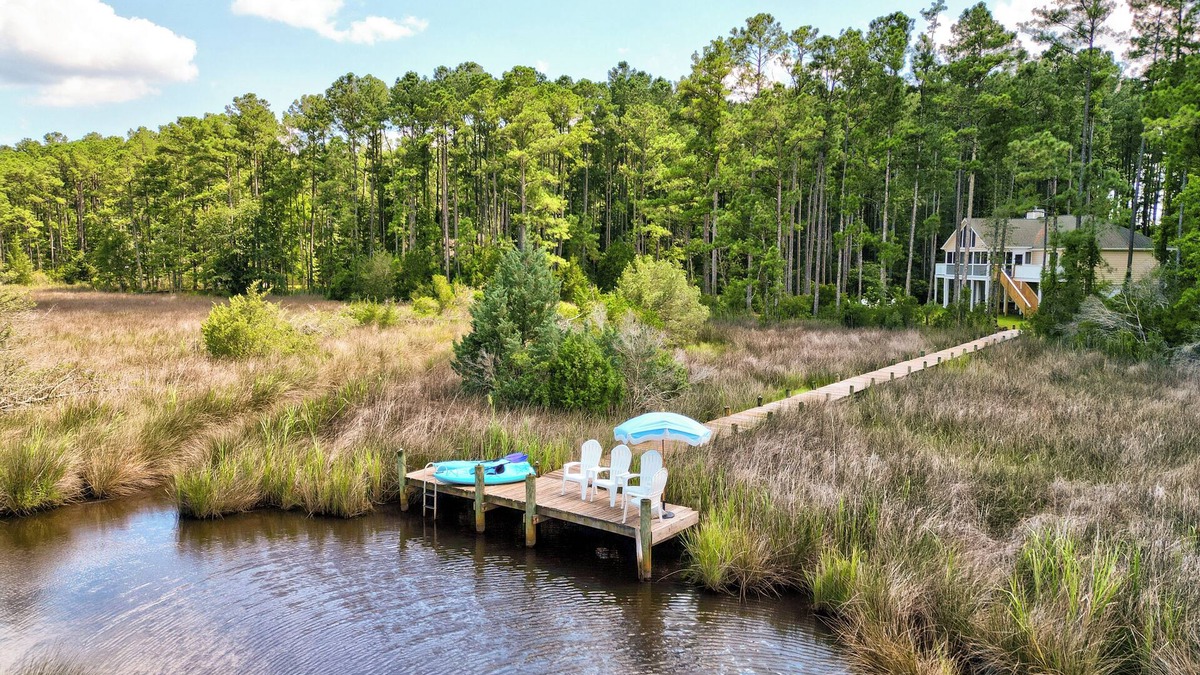 Oriental House | Waterfront. Private Dock for Boat. Pet-friendly. 10 mins to Downtown Oriental.