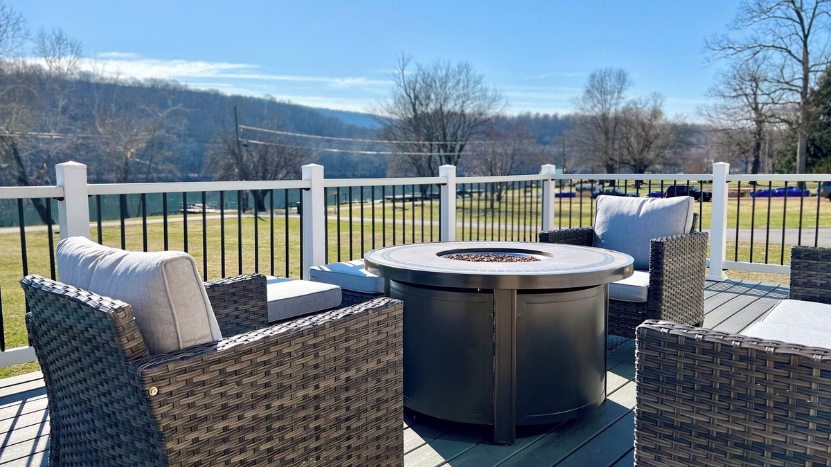 Bakerton House | Waterfront property in Harpers Ferry - Private River Access