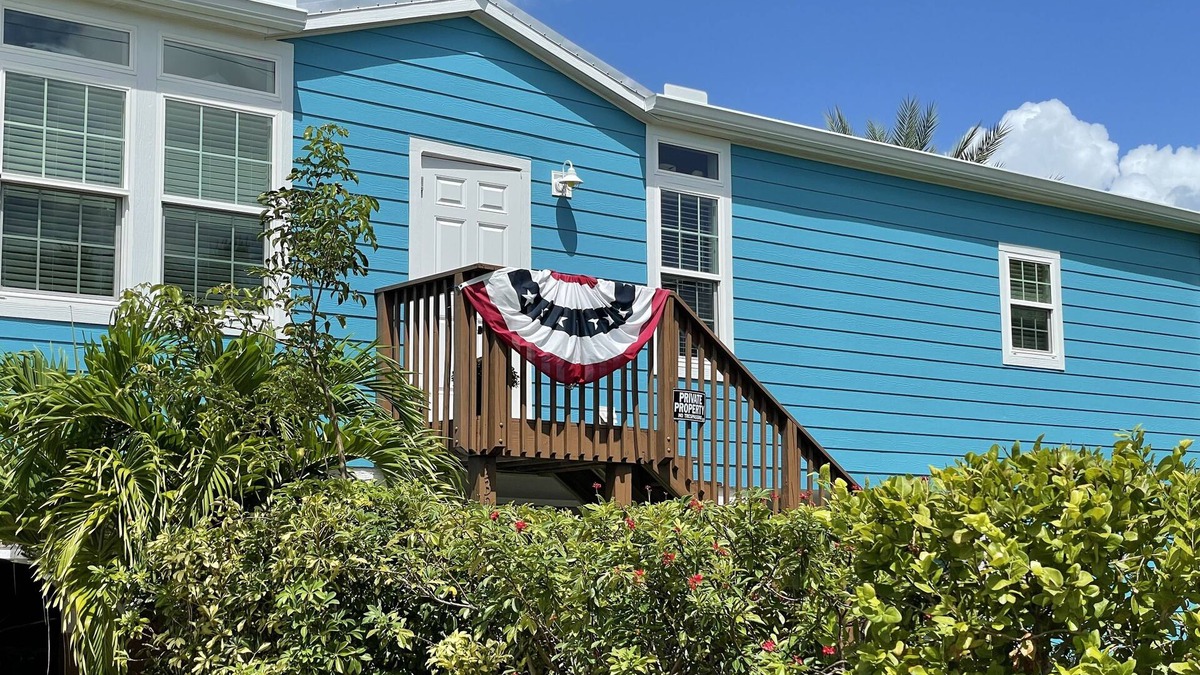 Cudjoe Key House | Waterfront Relaxation and Barefoot Sunsets