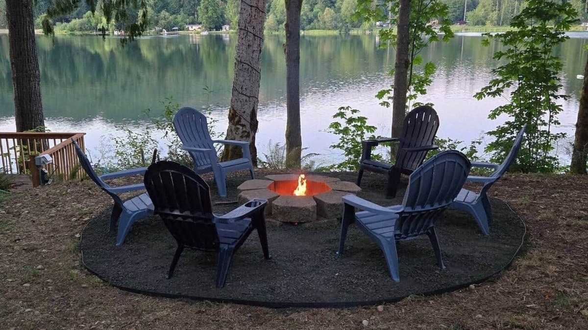 West Hills House | Waterfront Retreat w/Kayaks, Dock and Game Rm