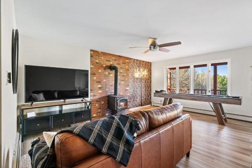 Cheboygan House | Waterfront Retreat By Henn House Properties