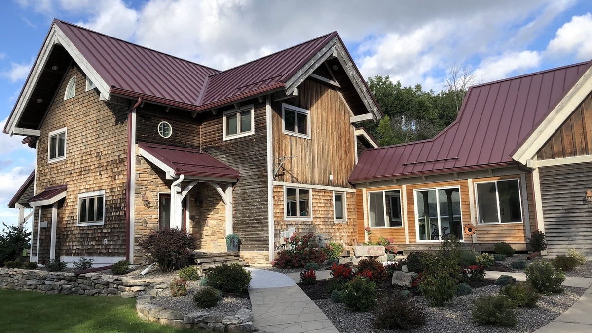 Green Bay House | Waterfront Retreat + Kayaks, Canoe, and Easy Water Access