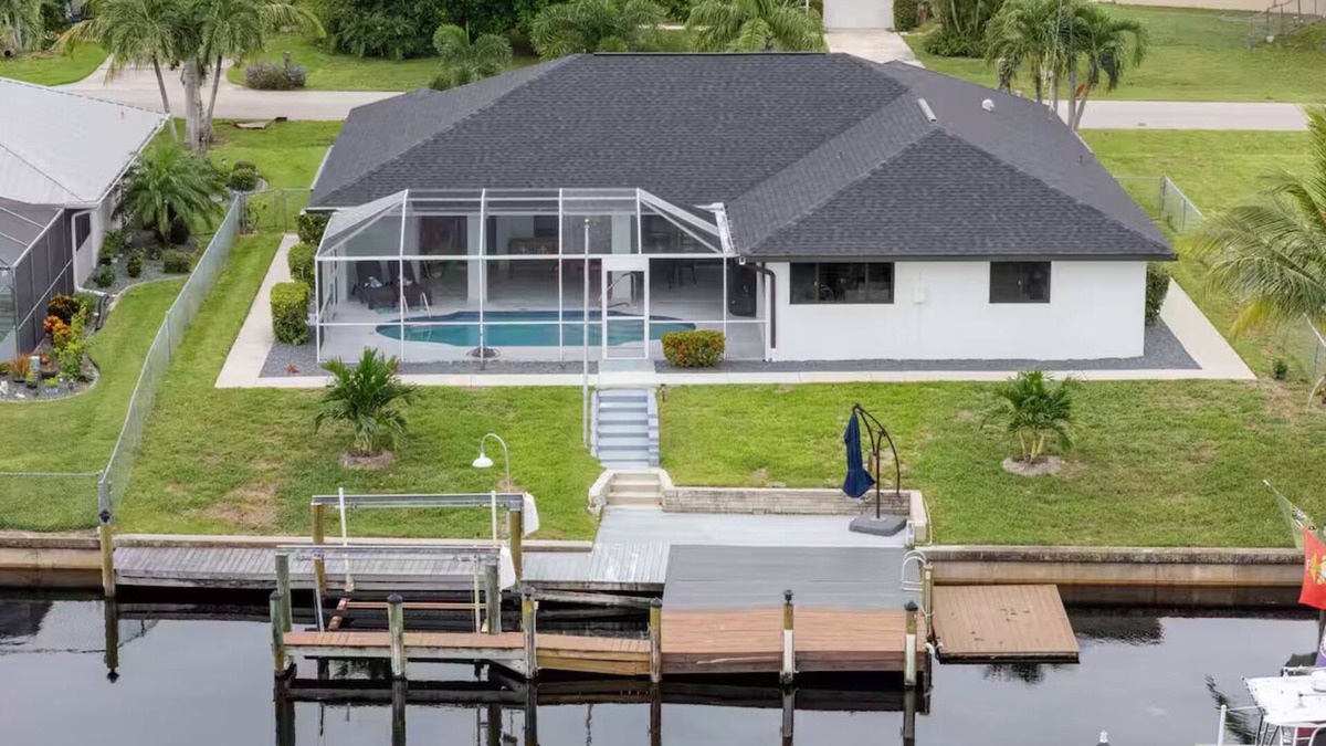 Caloosahatchee House | Waterfront Retreat Pool Renovated 13 Guests