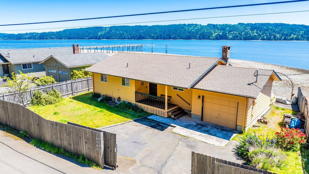 Hoodsport House | Waterfront Retreat, Relaxation, Fun in Hood Canal