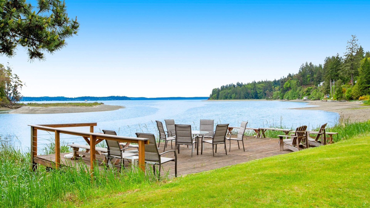 Lakebay House | Waterfront retreat with private beach, firepit, kayaks/SUP, EV charger & grill