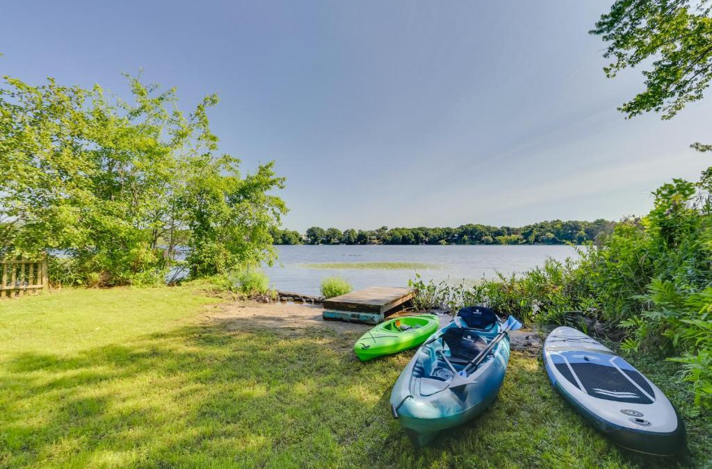 Warwick House | Waterfront Rhode Island Abode with Kayaks and Dock!