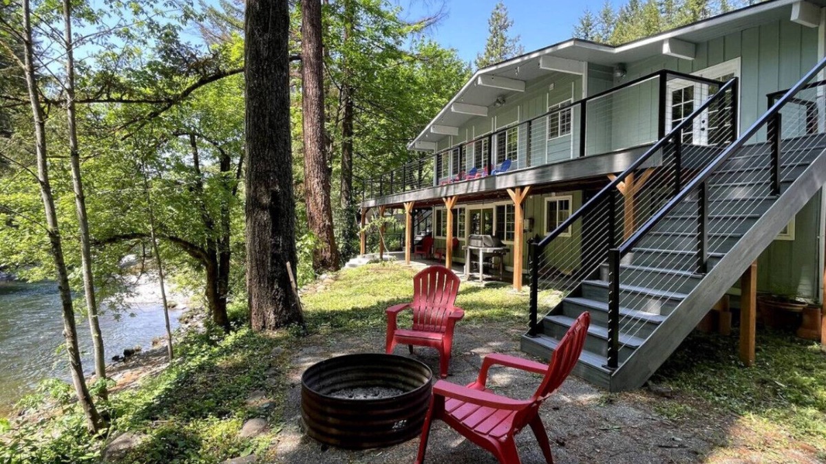 Washougal Apartment | Waterfront: River’s Edge on Washougal River