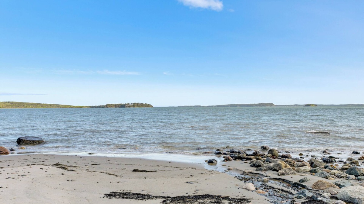 Roque Bluffs Cabin | Waterfront Roque Bluffs Hideaway w/Private Beach