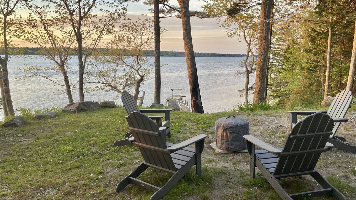 Round Pond House | Waterfront Round Pond Home, Private Dock